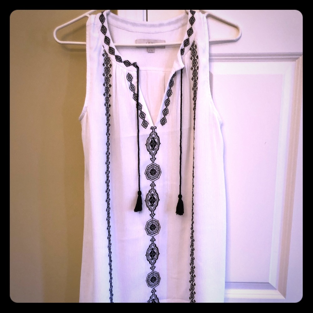 Loft White Sleevess dress  with black embroidery